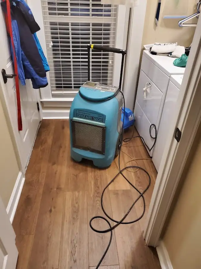 Commercial dehumidifier deployed for Crawl Space Restoration in Columbus